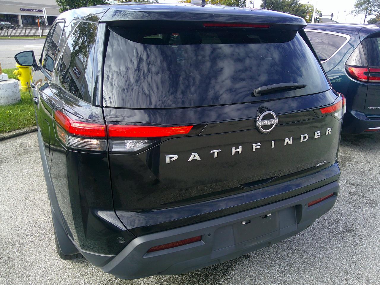 Nissan Pathfinder S 4WD 2024