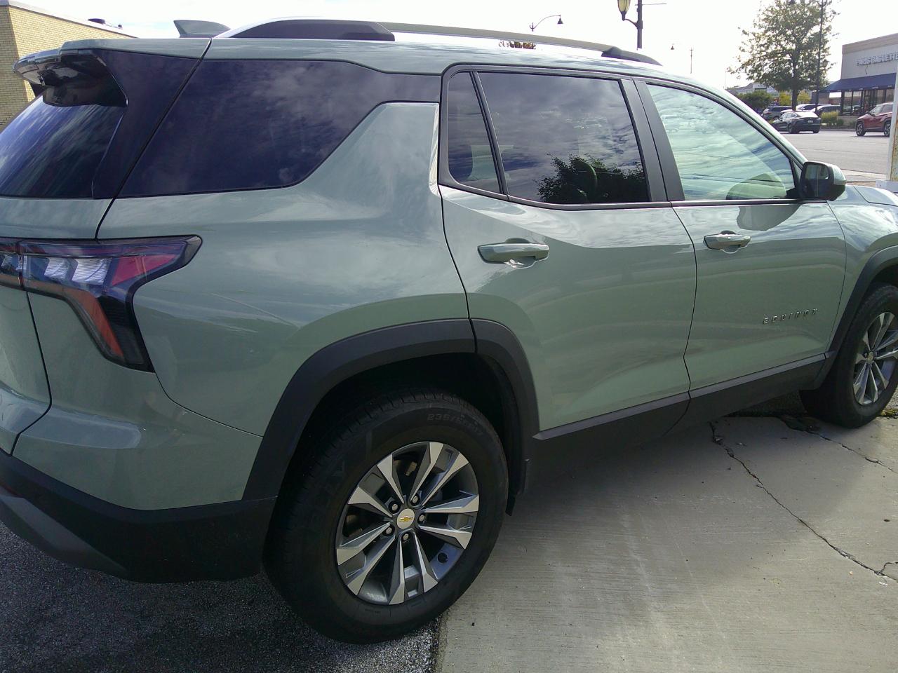 Chevrolet Equinox FWD 4dr LT w/1LT 2025