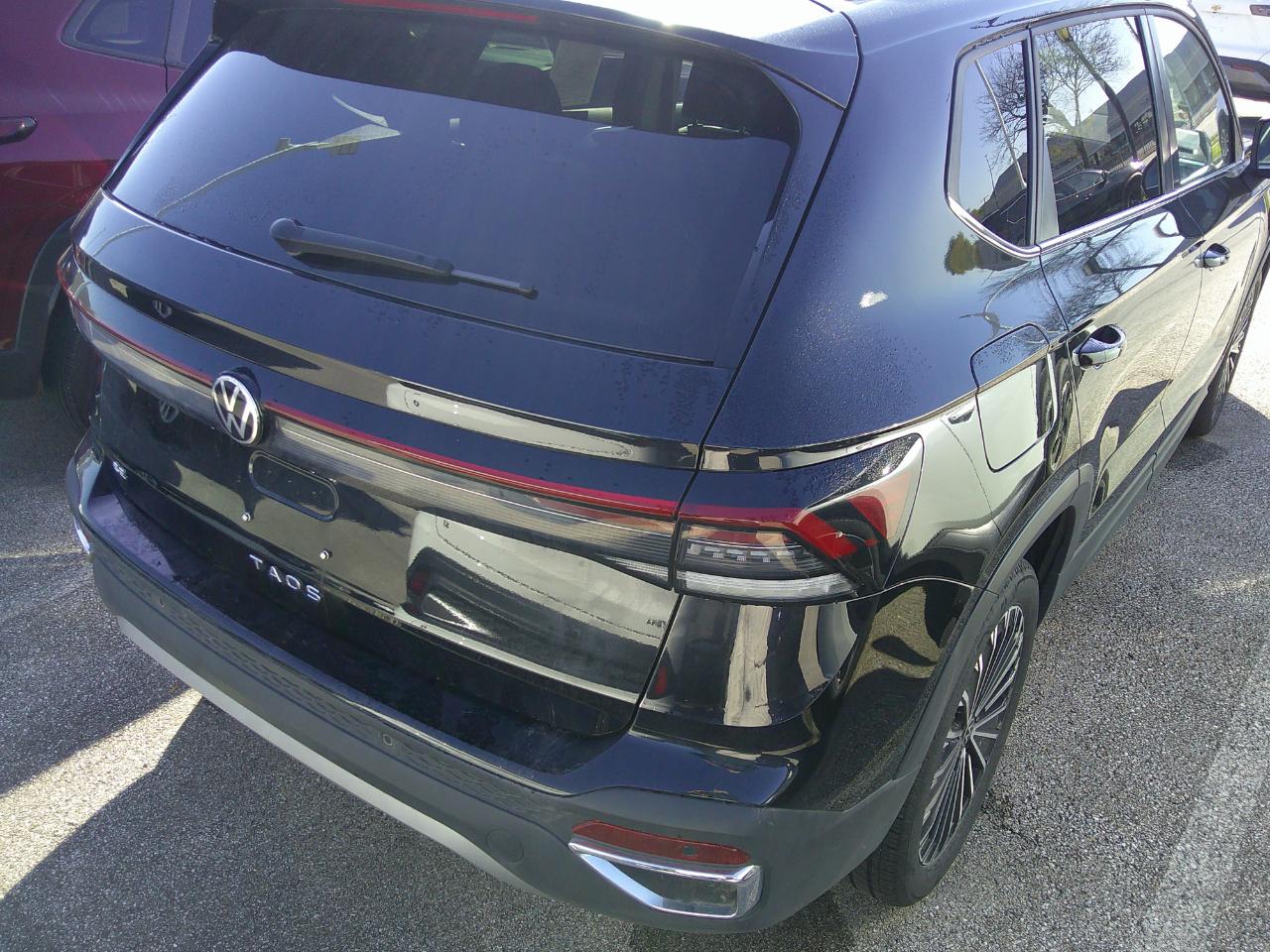 Volkswagen Taos SE FWD 2025
