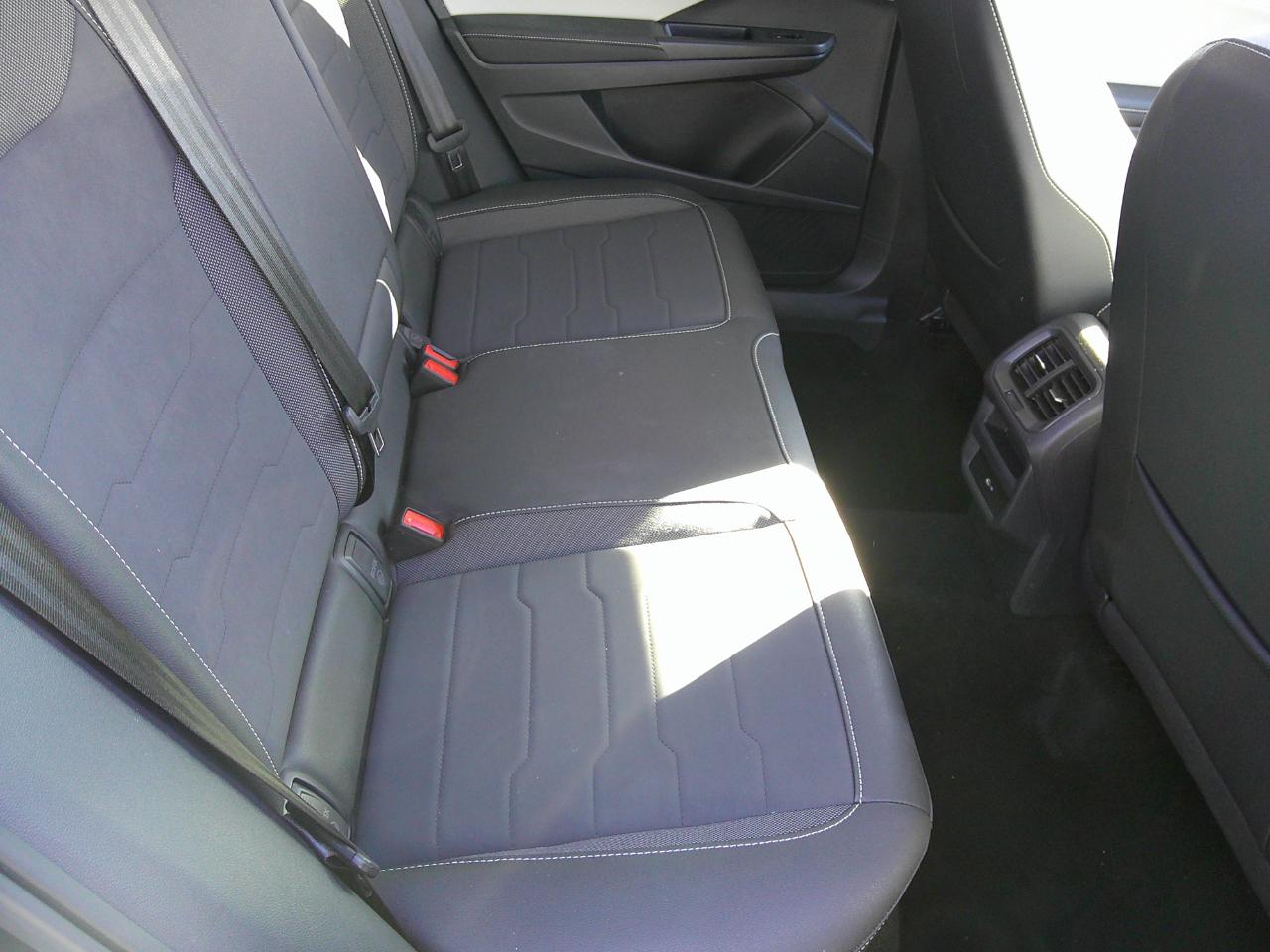 Volkswagen Taos SE FWD 2025