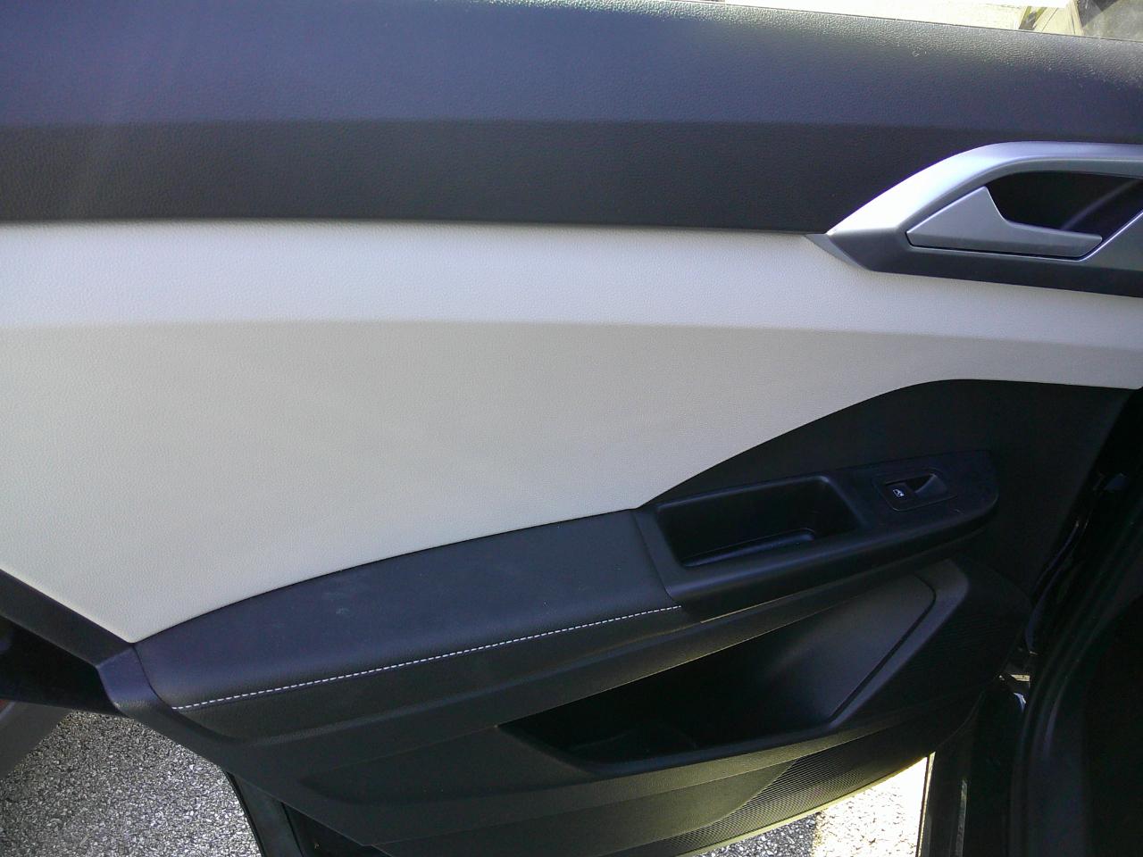 Volkswagen Taos SE FWD 2025