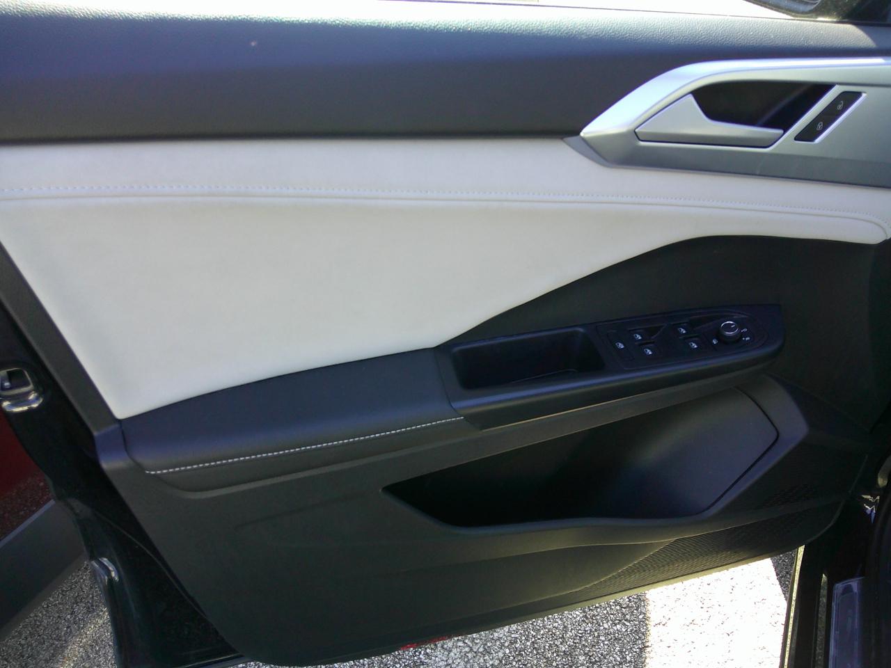 Volkswagen Taos SE FWD 2025