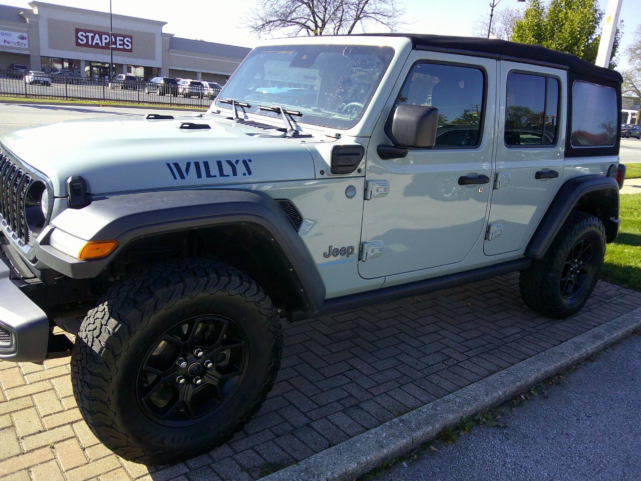 Jeep Wrangler 4xe Willys 4x4 2024