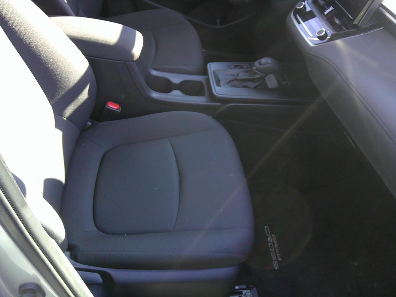 Toyota Corolla Cross LE 2WD (Natl) 2026