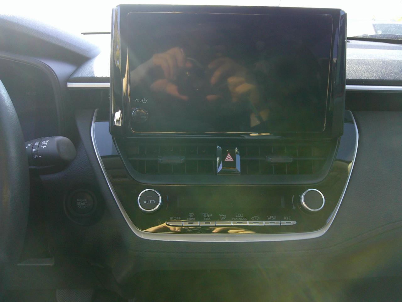 Toyota Corolla Cross LE 2WD (Natl) 2026