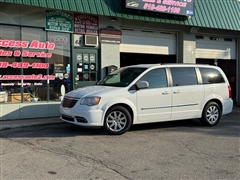 2016 Chrysler Town & Country 