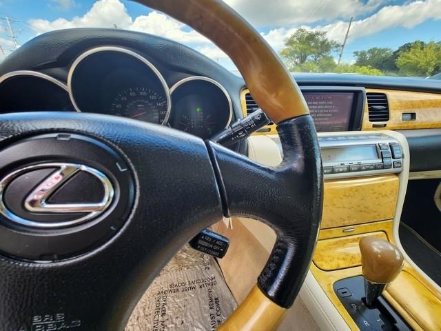 Lexus SC 430 2dr Convertible 2004