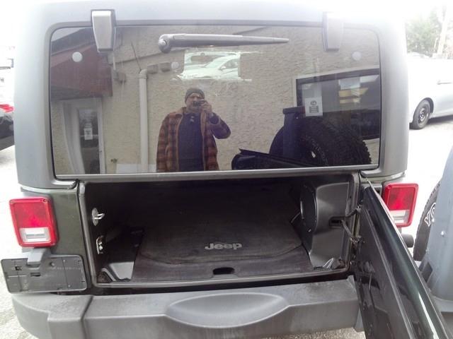 Jeep Wrangler Unlimited 4WD 4dr Rubicon 2011