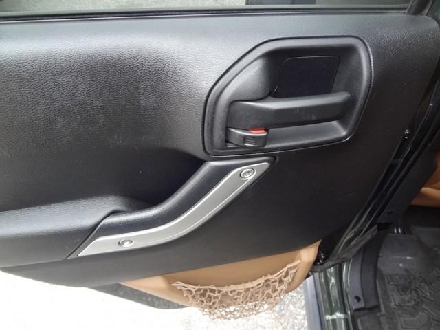 Jeep Wrangler Unlimited 4WD 4dr Rubicon 2011