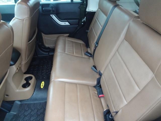 Jeep Wrangler Unlimited 4WD 4dr Rubicon 2011