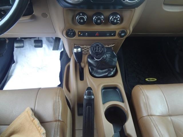 Jeep Wrangler Unlimited 4WD 4dr Rubicon 2011