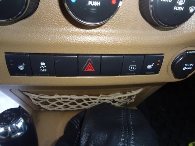 Jeep Wrangler Unlimited 4WD 4dr Rubicon 2011