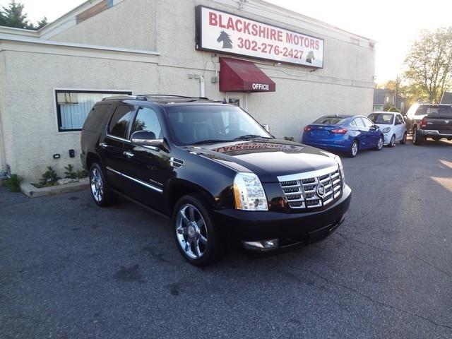 2011 Cadillac Escalade AWD 4dr Premium