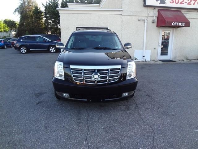 Cadillac Escalade AWD 4dr Premium 2011
