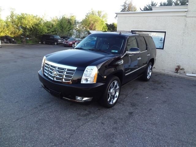 Cadillac Escalade AWD 4dr Premium 2011