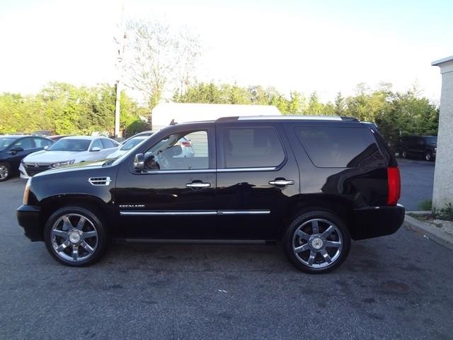 Cadillac Escalade AWD 4dr Premium 2011