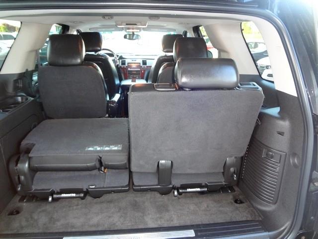 Cadillac Escalade AWD 4dr Premium 2011