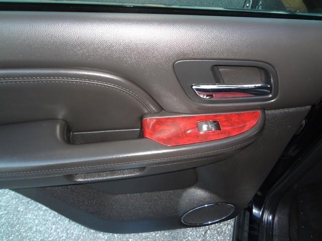 Cadillac Escalade AWD 4dr Premium 2011