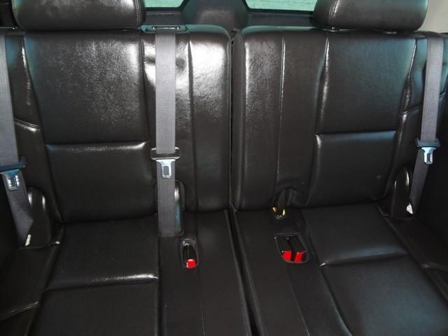 Cadillac Escalade AWD 4dr Premium 2011