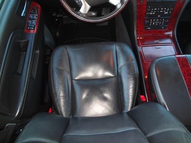 Cadillac Escalade AWD 4dr Premium 2011