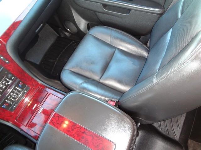 Cadillac Escalade AWD 4dr Premium 2011