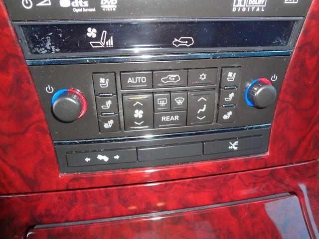 Cadillac Escalade AWD 4dr Premium 2011