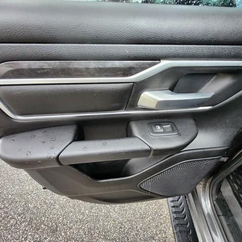 RAM 1500 Big Horn 4x4 Quad Cab 6'4" Box 2022