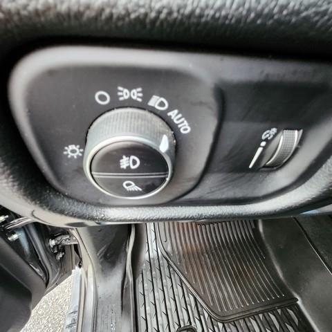 RAM 1500 Big Horn 4x4 Quad Cab 6'4" Box 2022