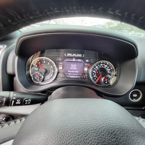 RAM 1500 Big Horn 4x4 Quad Cab 6'4" Box 2022