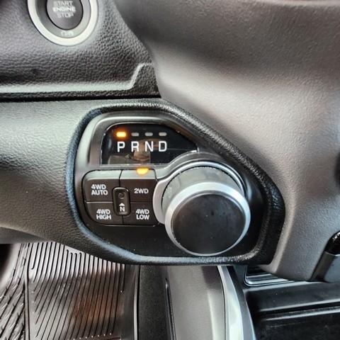 RAM 1500 Big Horn 4x4 Quad Cab 6'4" Box 2022