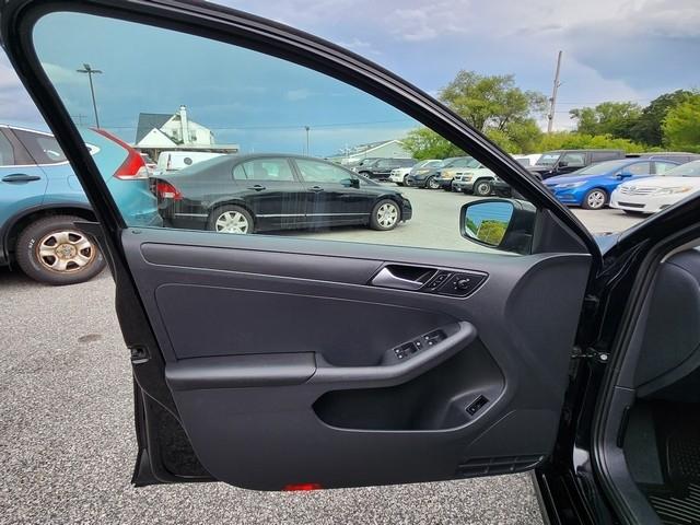 Volkswagen Jetta Sedan 4dr Auto 1.4T S 2016