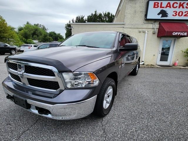 RAM 1500 4WD Quad Cab 140.5" Tradesman 2016