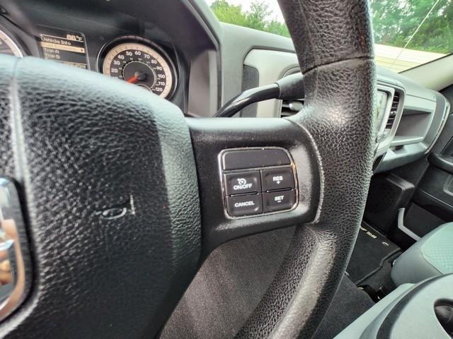 RAM 1500 4WD Quad Cab 140.5" Tradesman 2016