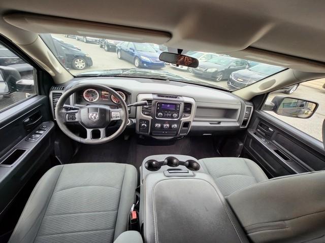 RAM 1500 4WD Quad Cab 140.5" Tradesman 2016