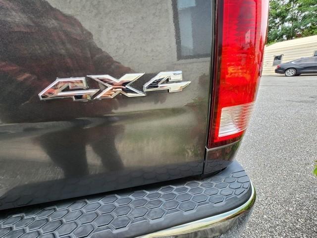 RAM 1500 4WD Quad Cab 140.5" Tradesman 2016