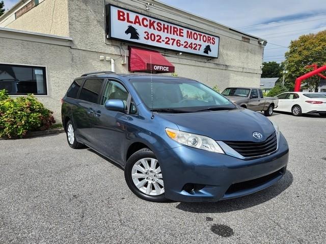 Toyota Sienna 5dr 7-Pass Van V6 LE AWD (Natl) 2014