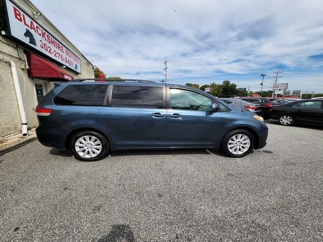 Toyota Sienna 5dr 7-Pass Van V6 LE AWD (Natl) 2014