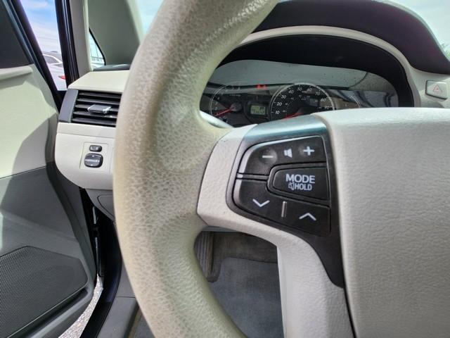 Toyota Sienna 5dr 7-Pass Van V6 LE AWD (Natl) 2014