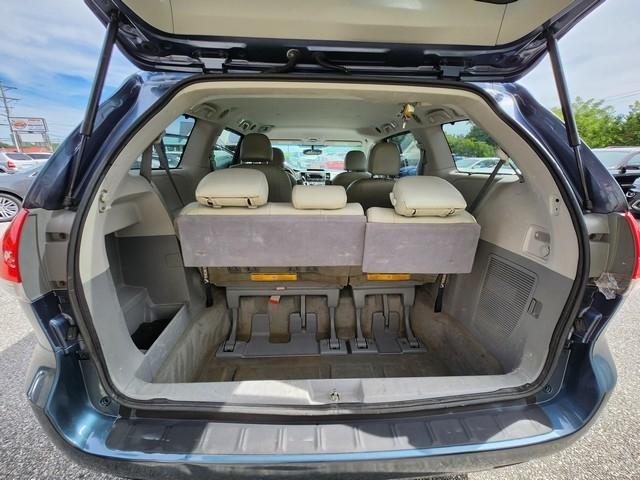 Toyota Sienna 5dr 7-Pass Van V6 LE AWD (Natl) 2014