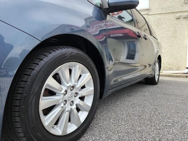 Toyota Sienna 5dr 7-Pass Van V6 LE AWD (Natl) 2014