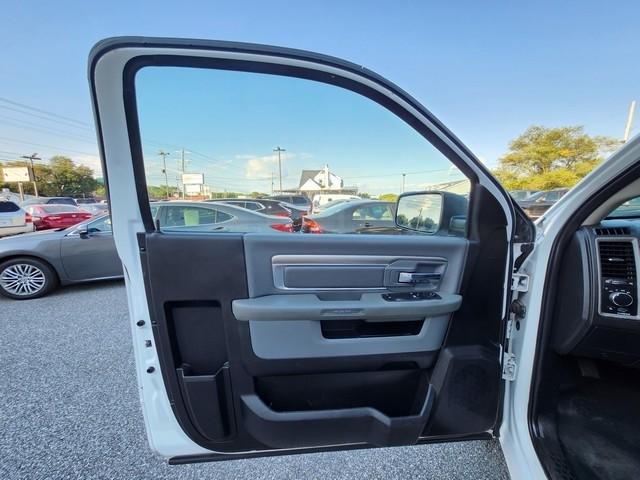 RAM 1500 Classic Tradesman 4x2 Reg Cab 8' Box 2019