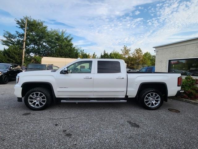 GMC Sierra 1500 4WD Crew Cab 143.5" Denali 2017