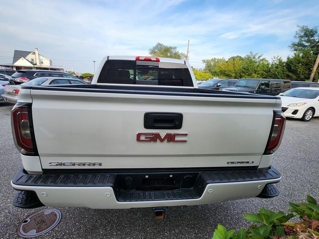 GMC Sierra 1500 4WD Crew Cab 143.5" Denali 2017