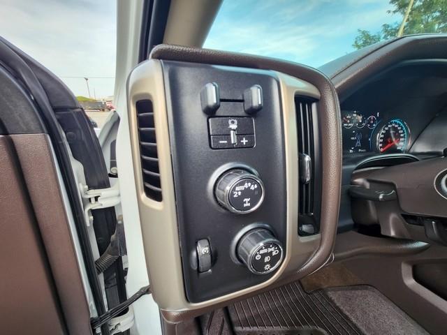 GMC Sierra 1500 4WD Crew Cab 143.5" Denali 2017