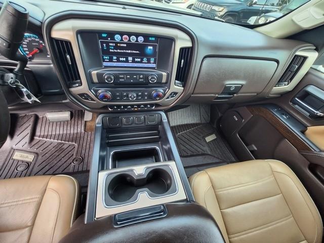 GMC Sierra 1500 4WD Crew Cab 143.5" Denali 2017