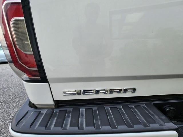 GMC Sierra 1500 4WD Crew Cab 143.5" Denali 2017