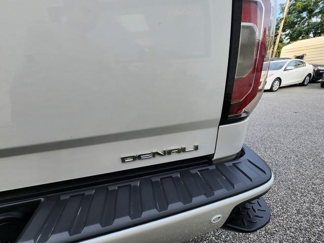 GMC Sierra 1500 4WD Crew Cab 143.5" Denali 2017