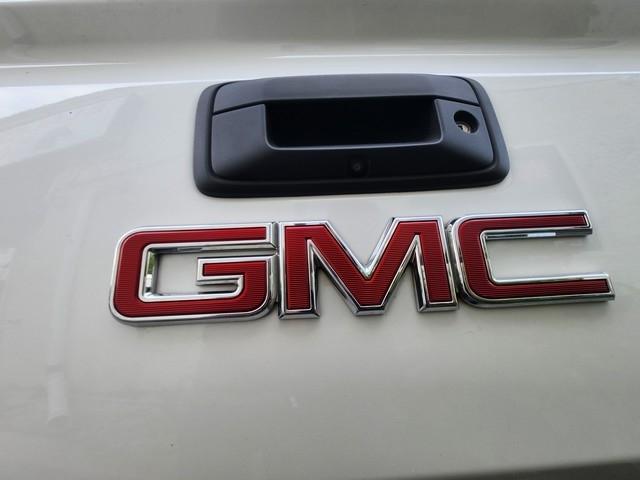 GMC Sierra 1500 4WD Crew Cab 143.5" Denali 2017