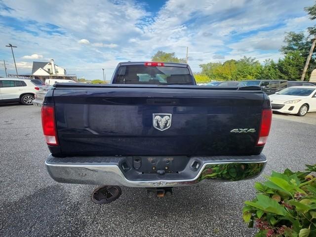 RAM 1500 4WD Quad Cab 140.5" Tradesman 2015