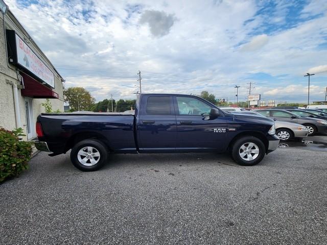 RAM 1500 4WD Quad Cab 140.5" Tradesman 2015